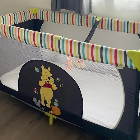 Guesthouse-coburg 3 דירה *